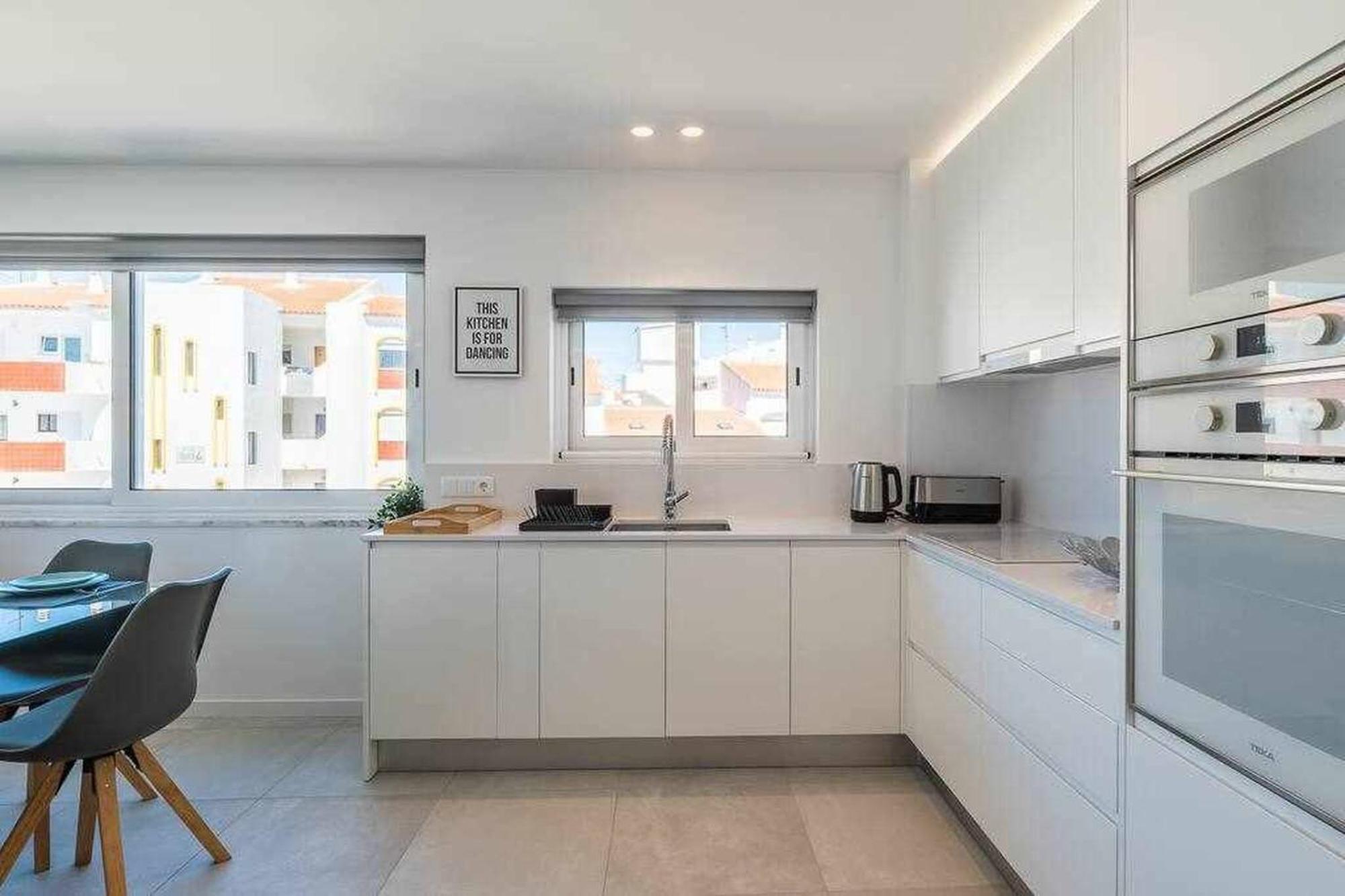 Central Town 2-Bedroom Apartment Albufeira Exterior foto